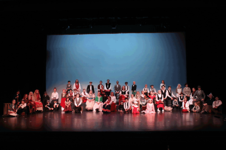 Full cast of the play America!, the Voices of Immigrants Who Came Through Ellis Island